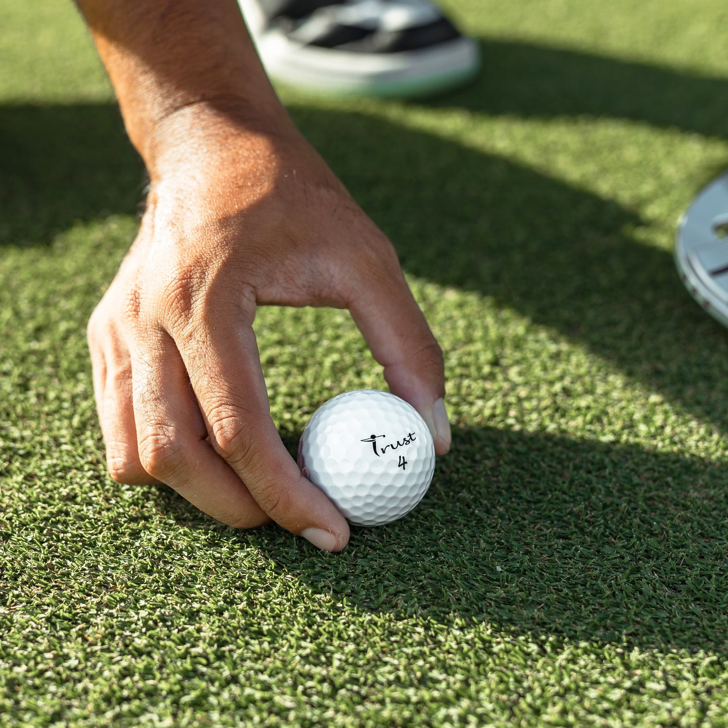 Trust Golfbälle Panther Weiß – Urethan, weiches Schlaggefühl, optimale Kombination aus Weite & Spin-Kontrolle, 48 Bälle